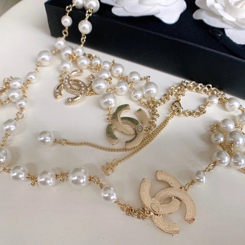 Contemporary Chanel Necklaces 218996
