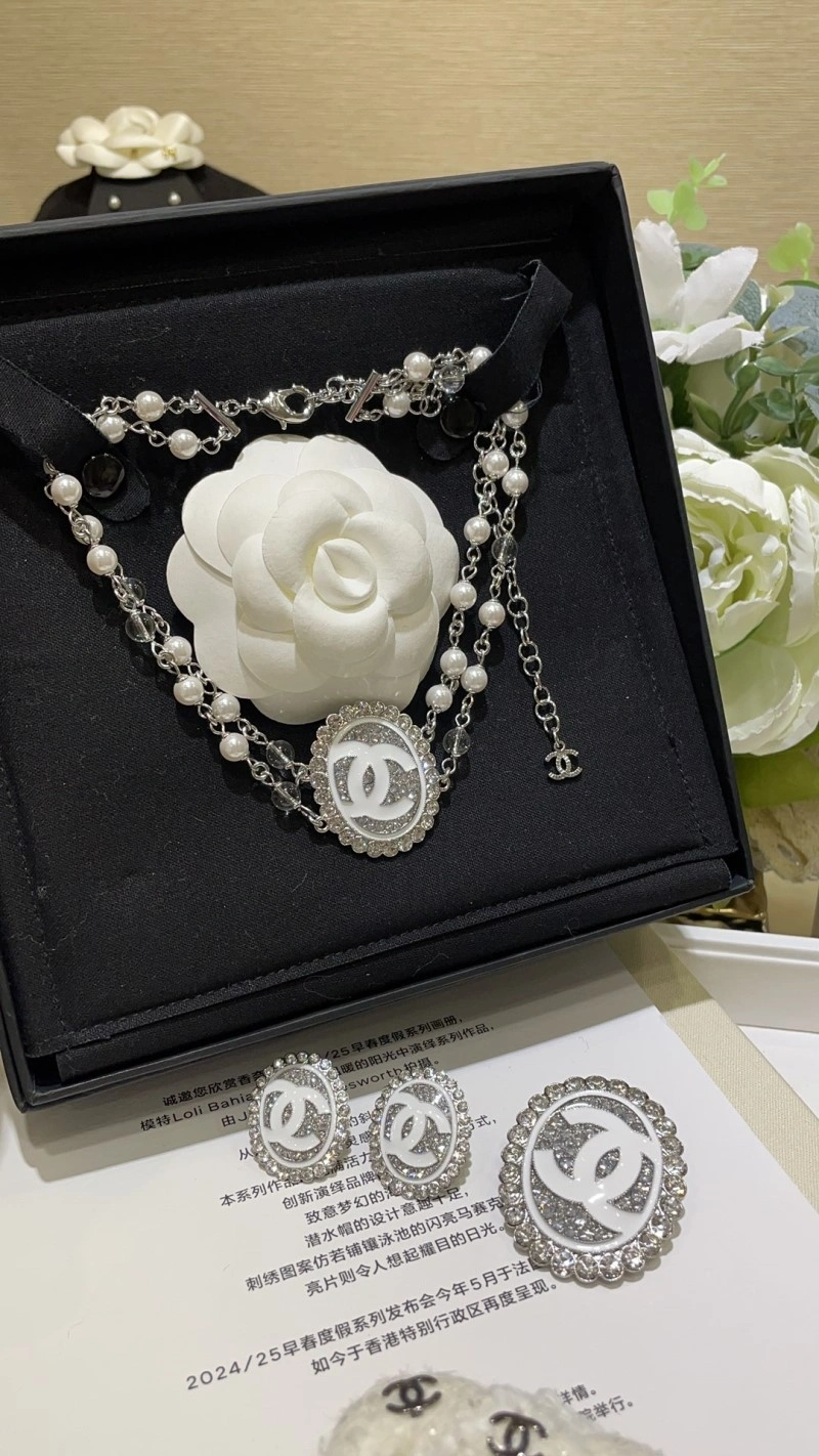 Chanel Necklaces Breathable 218983