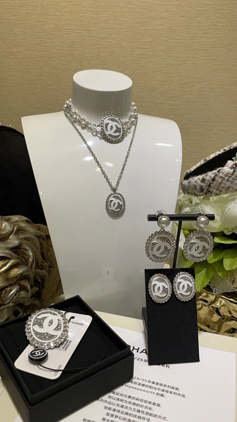 Chanel Necklaces Breathable 218983