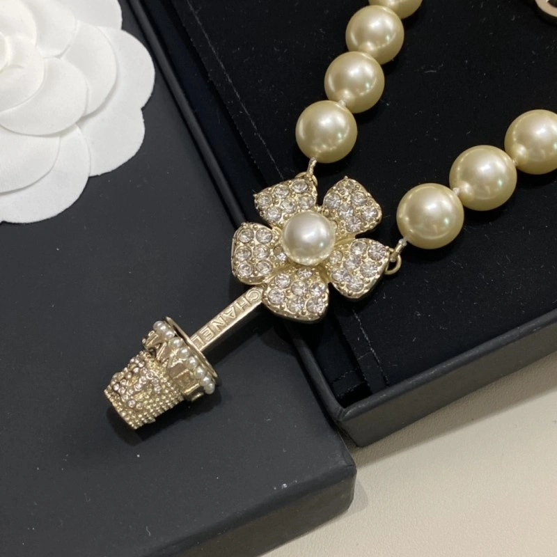 Contemporary Chanel Necklaces 218963