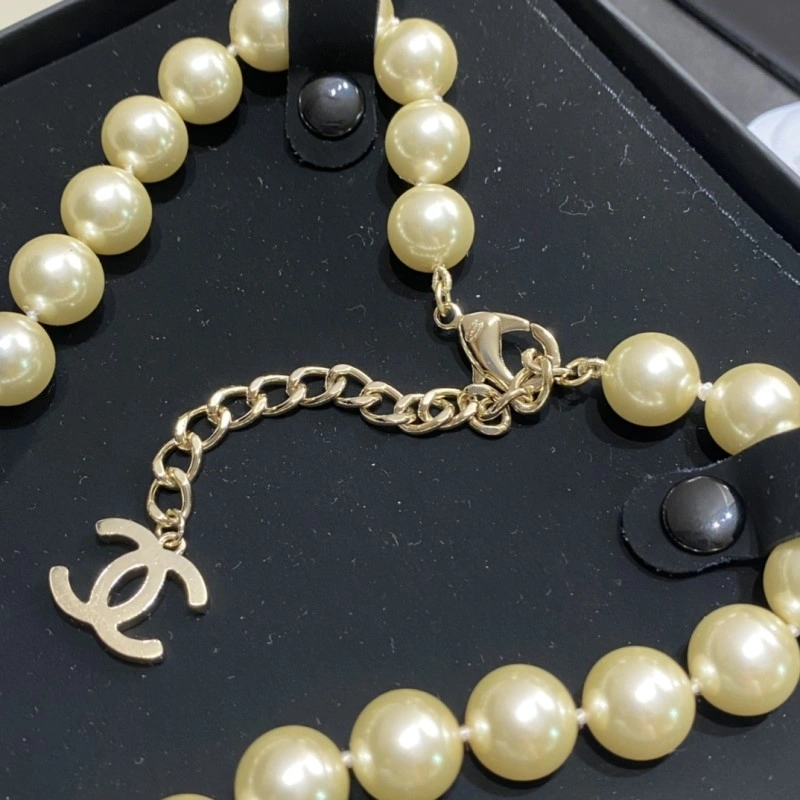 Contemporary Chanel Necklaces 218963