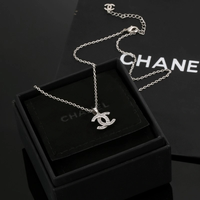 Contemporary Chanel Necklaces 218953