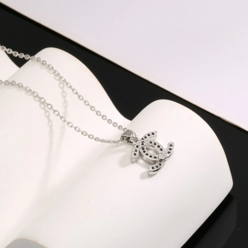 Contemporary Chanel Necklaces 218953