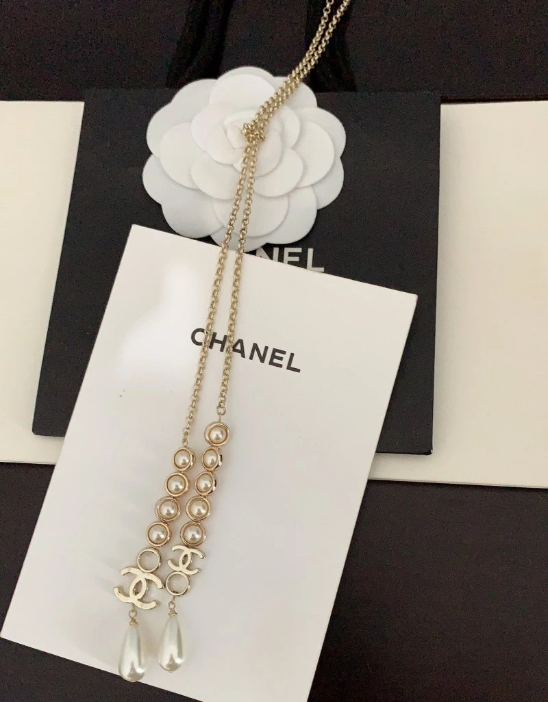 Contemporary Chanel Necklaces 218948