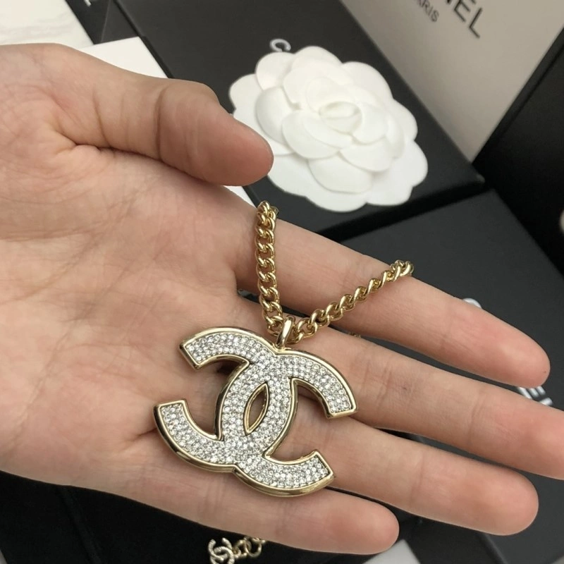 EyeCatching Chanel Necklaces 218951