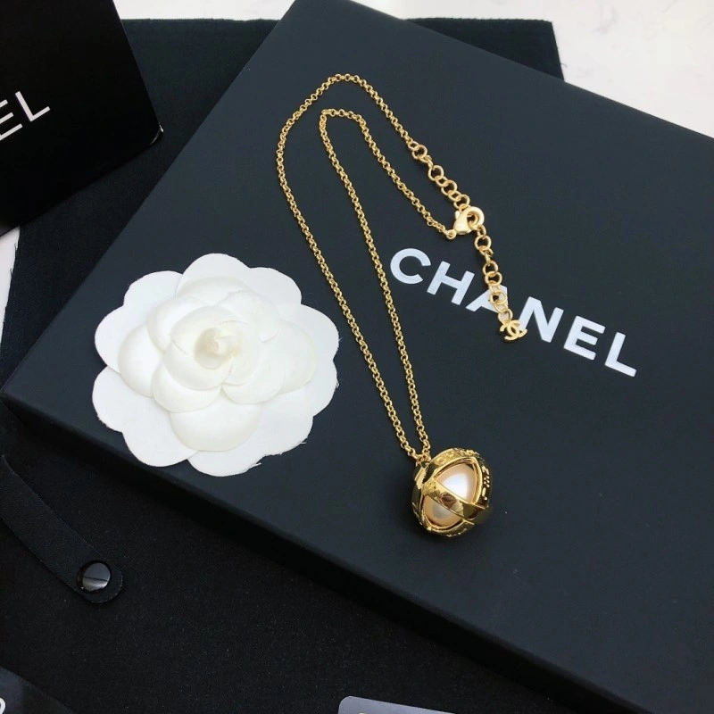 Chanel Necklaces Elegant 219007