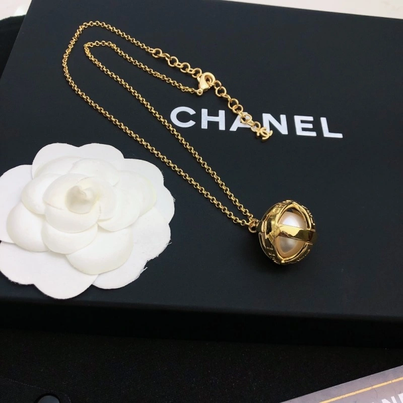 Chanel Necklaces Elegant 219007