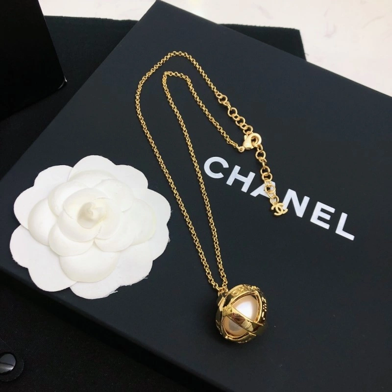 Chanel Necklaces Elegant 219007