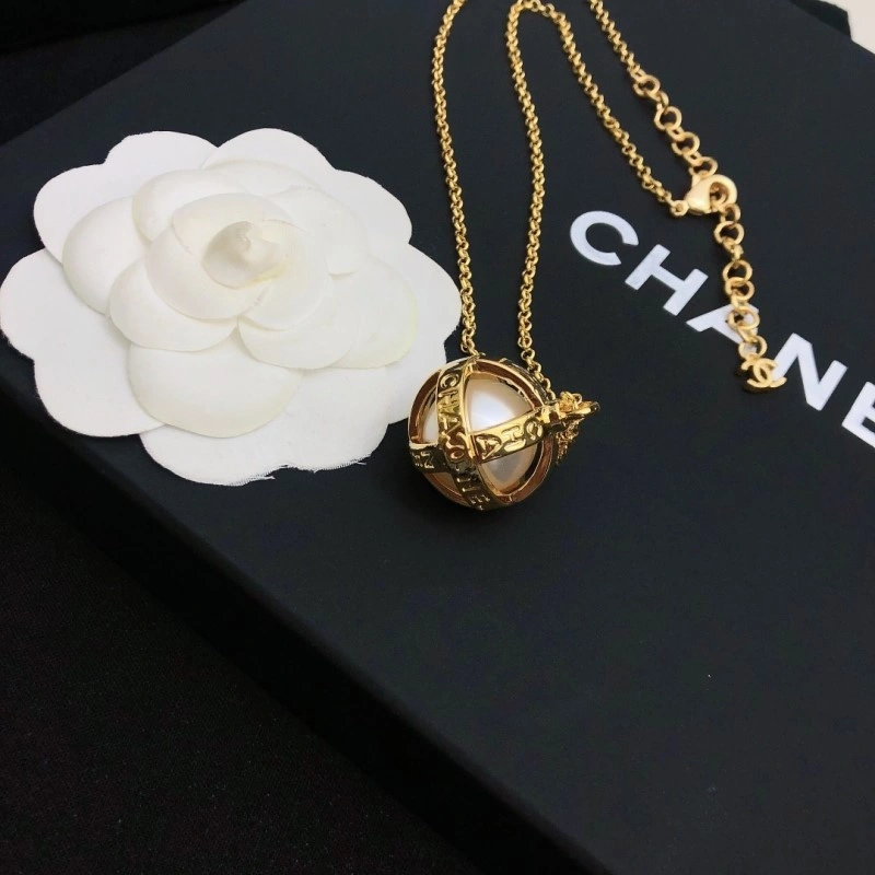 Chanel Necklaces Elegant 219007