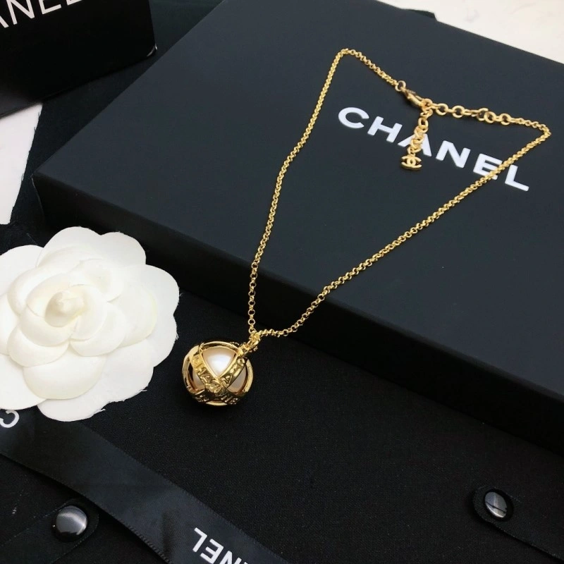 Chanel Necklaces Elegant 219007