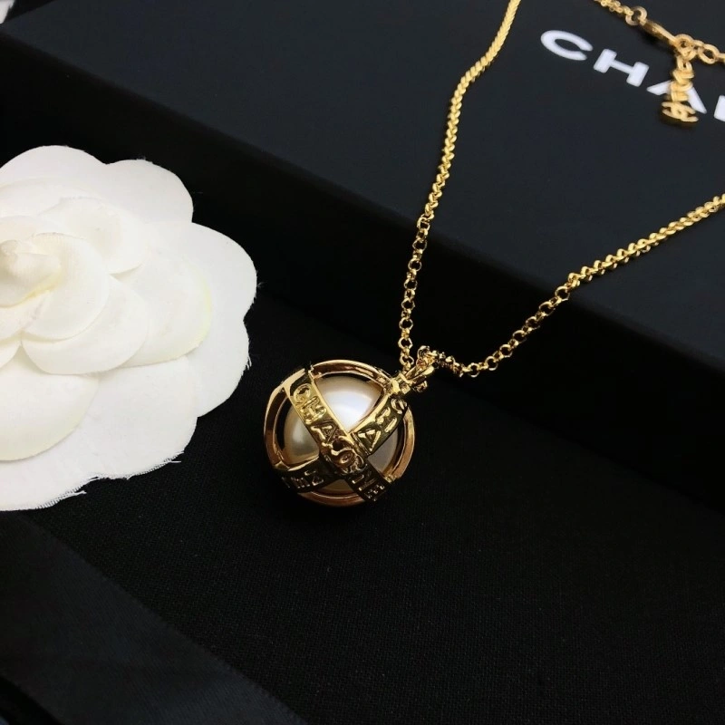 Chanel Necklaces Elegant 219007