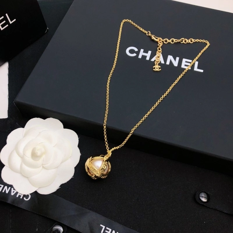 Chanel Necklaces Elegant 219007