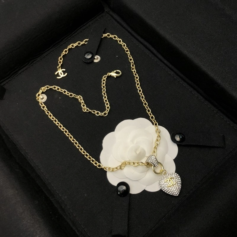 Chanel Necklaces Unisex 218940