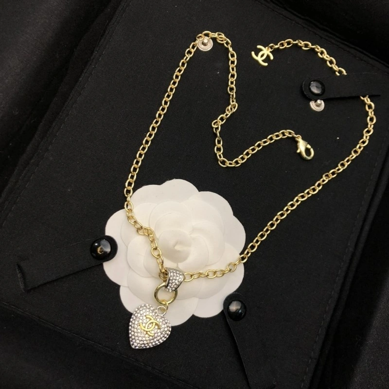 Chanel Necklaces Unisex 218940