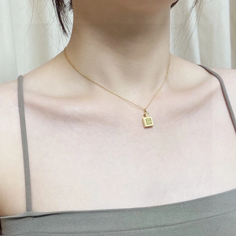 QuickDry Chanel Necklaces 218944
