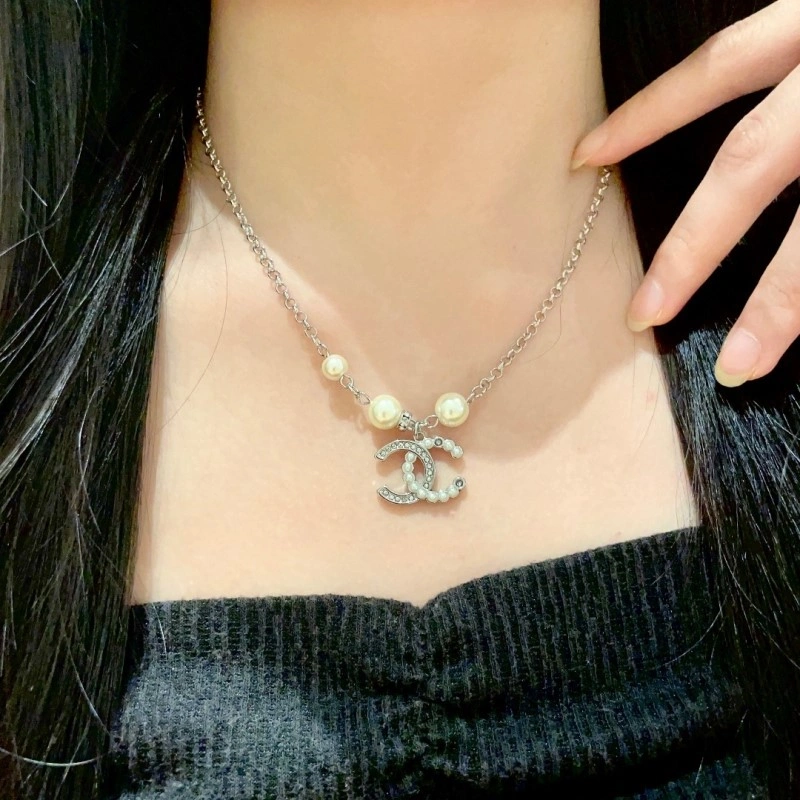 Seasonal Chanel Necklaces 218929