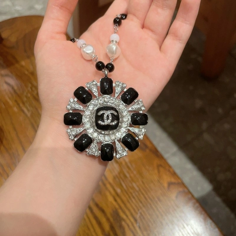 Chanel Necklaces Chic 218917