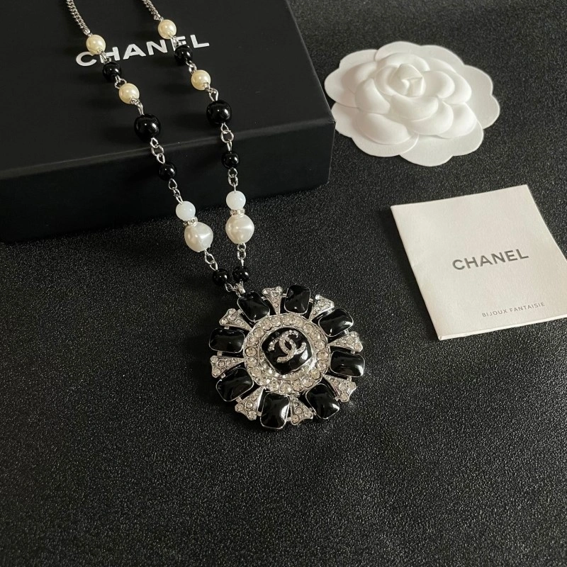Chanel Necklaces Chic 218917