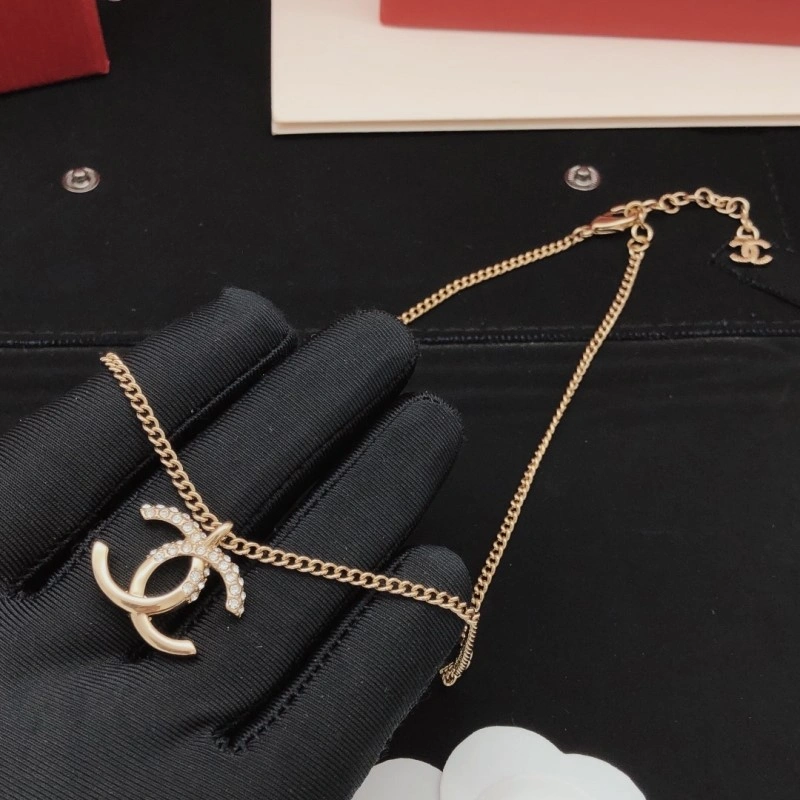 Compact Chanel Necklaces 218892