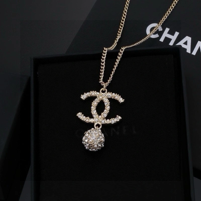 Bold Chanel Necklaces 218868