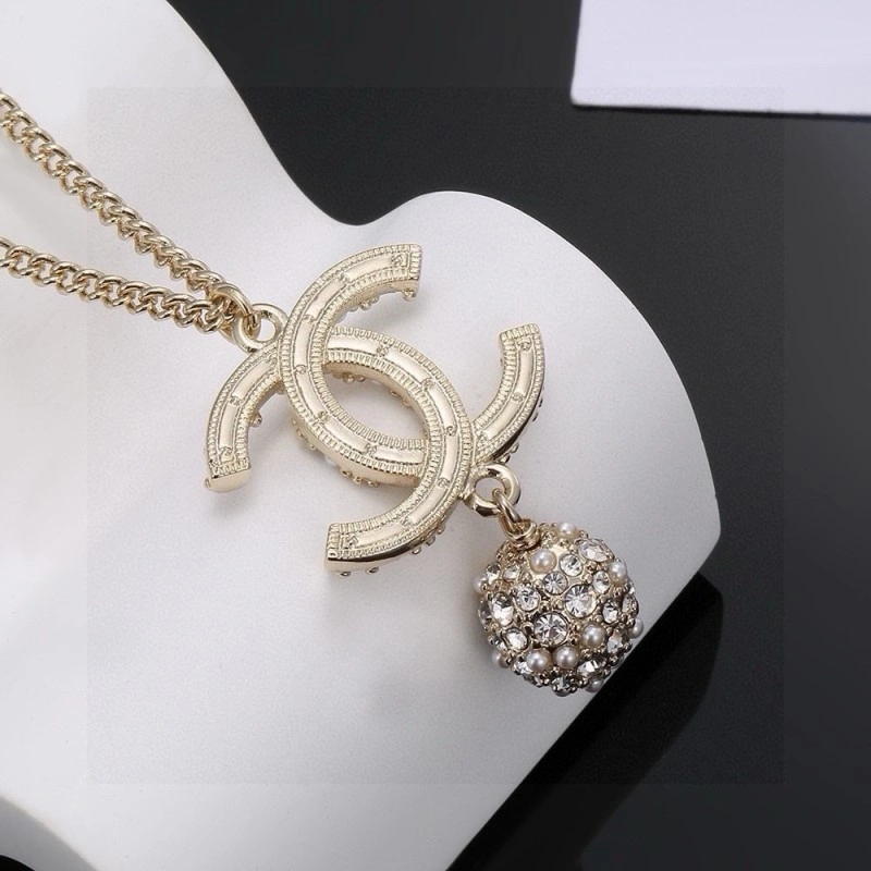Bold Chanel Necklaces 218868