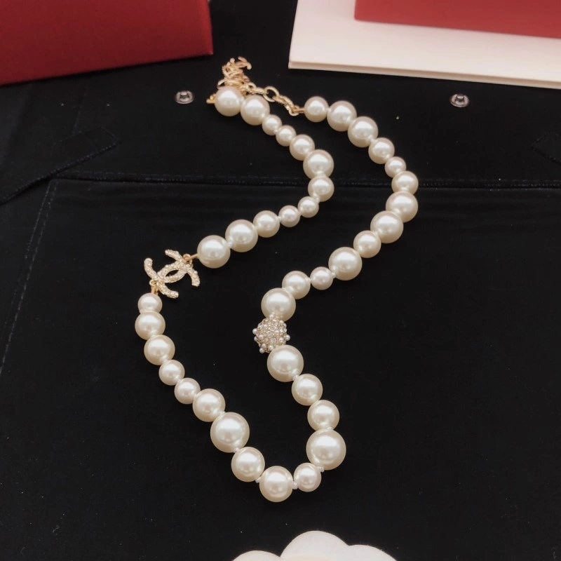 Snug Chanel Necklaces 218859