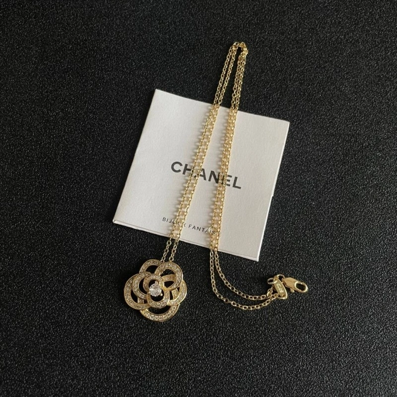 Fashionable Chanel Necklaces 218851