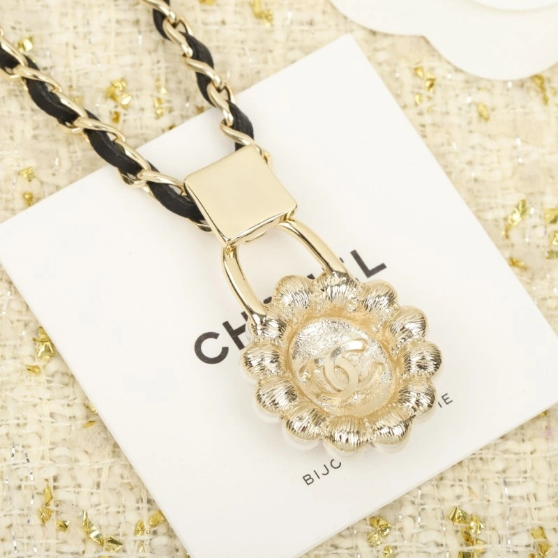 Neat Chanel Necklaces 218829