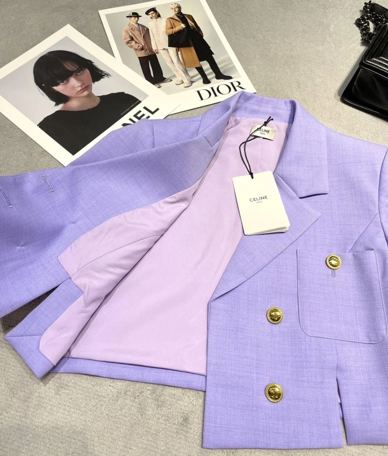 Lightweight Chanel Outwear 109367