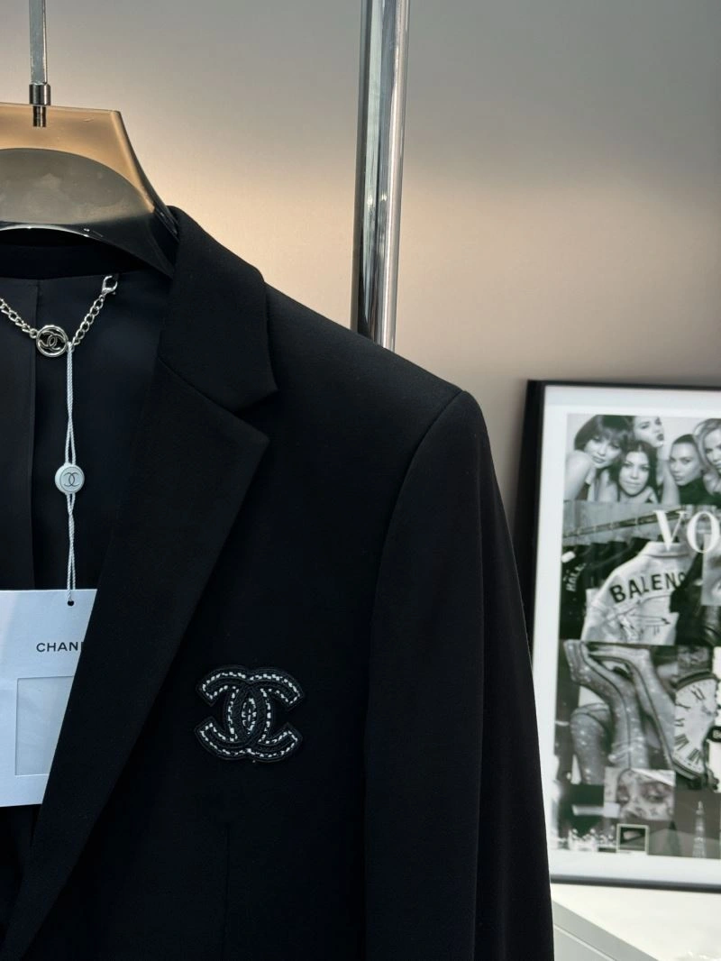 Youthful Chanel Outwear 111372