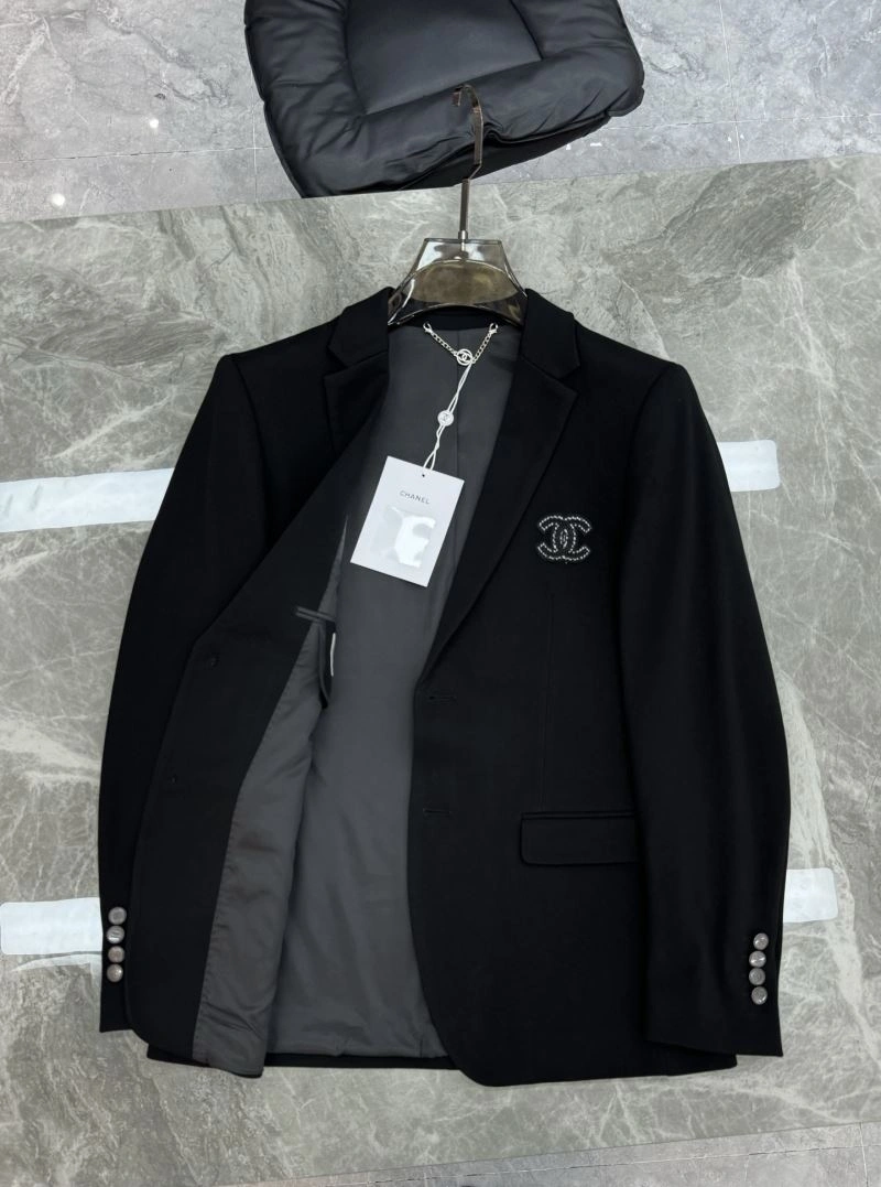 Youthful Chanel Outwear 111372