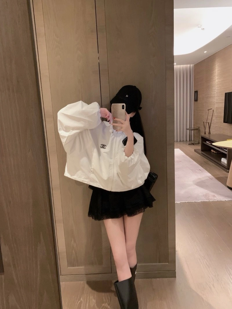 Versatile Chanel Outwear 108832