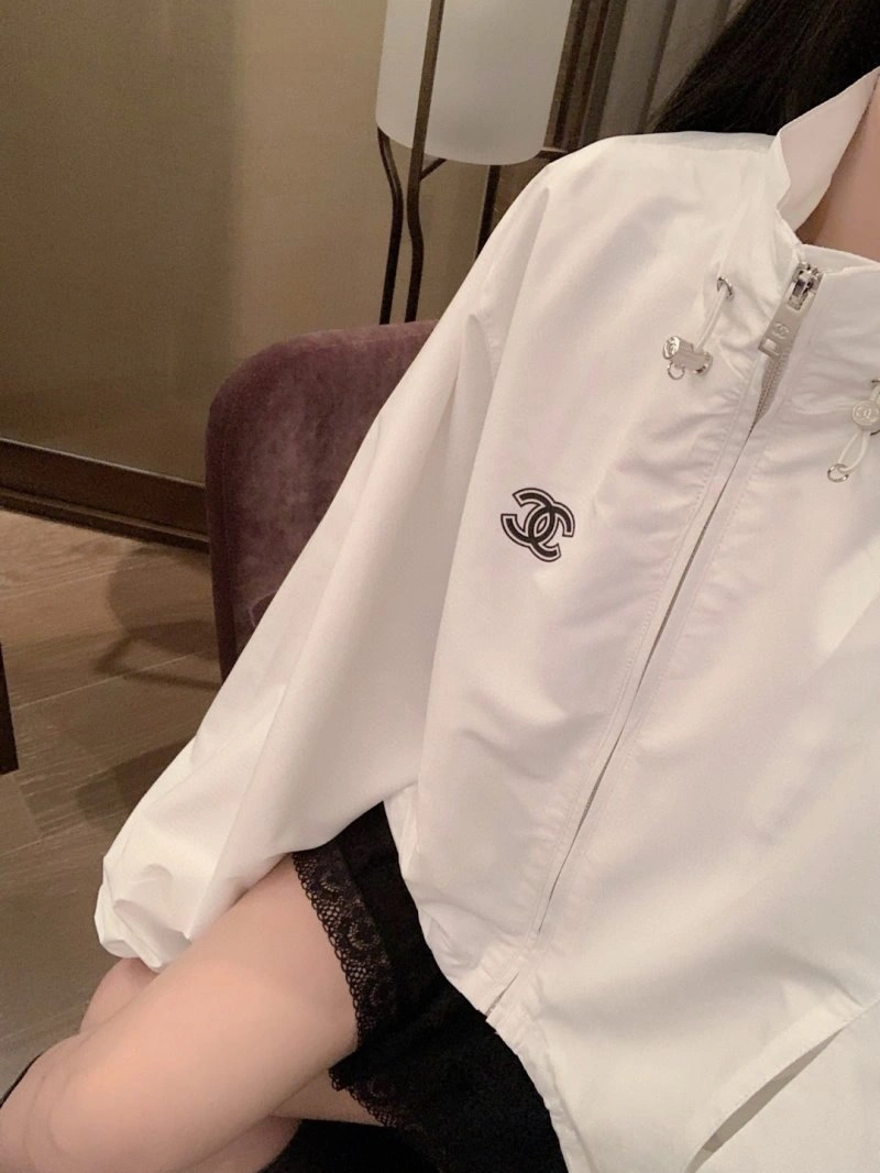 Versatile Chanel Outwear 108832
