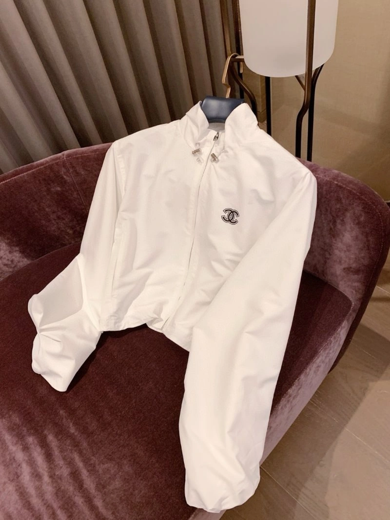 Versatile Chanel Outwear 108832