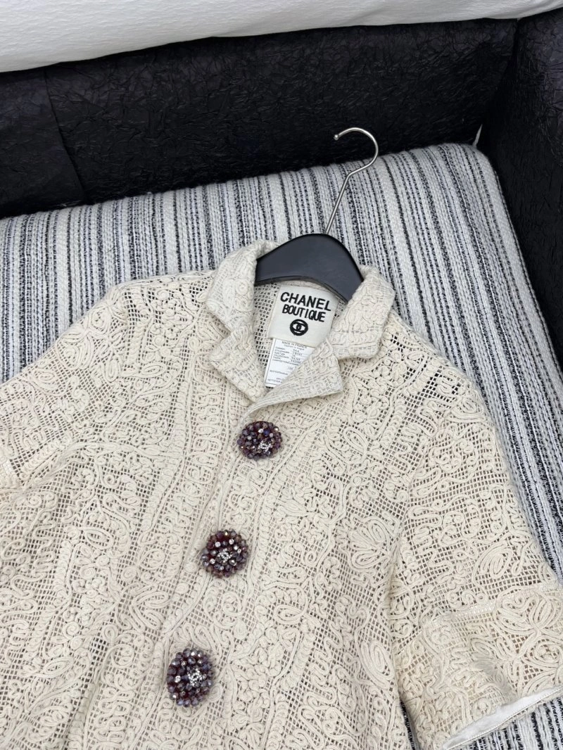 Snug Chanel Outwear 108830