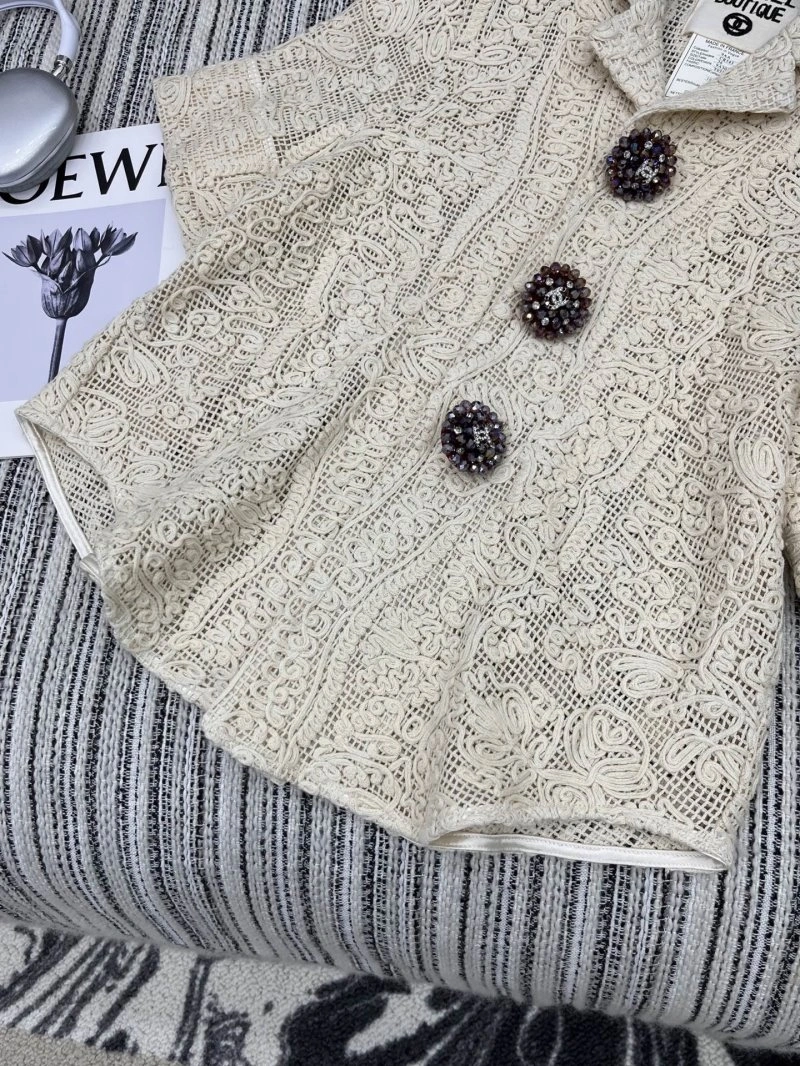 Snug Chanel Outwear 108830