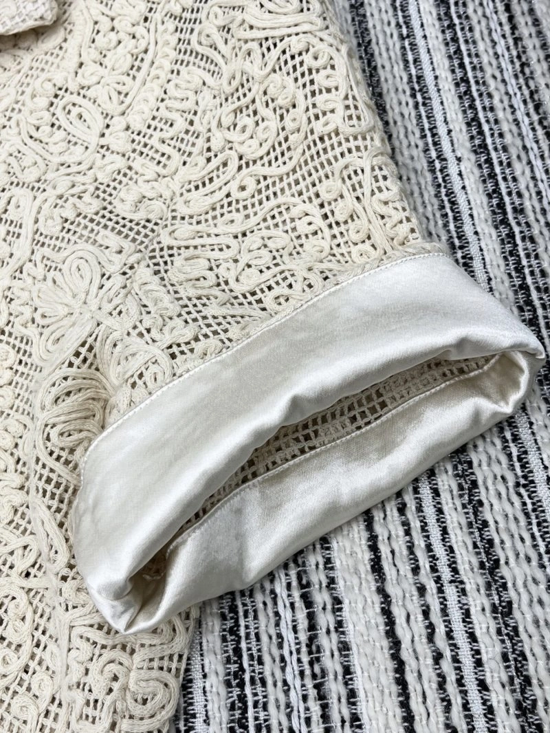 Snug Chanel Outwear 108830