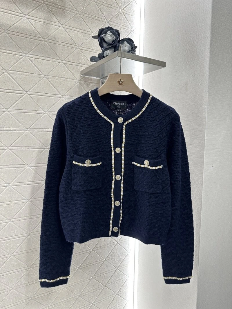 Versatile Chanel Outwear 108821