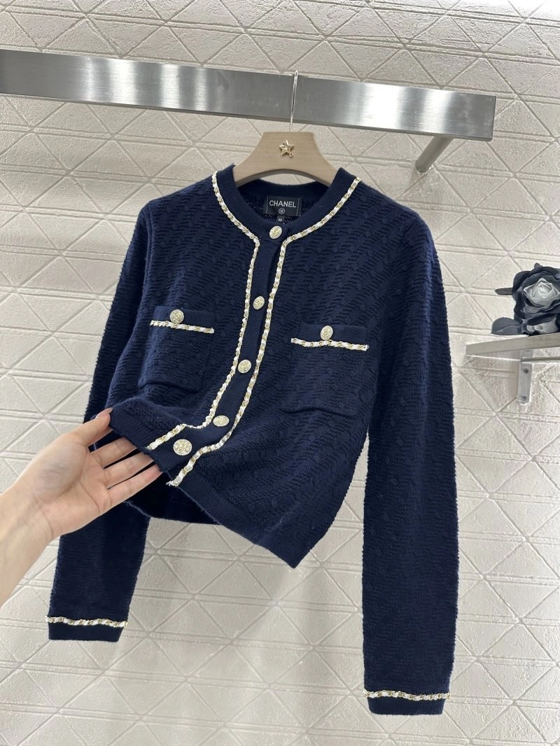 Versatile Chanel Outwear 108821