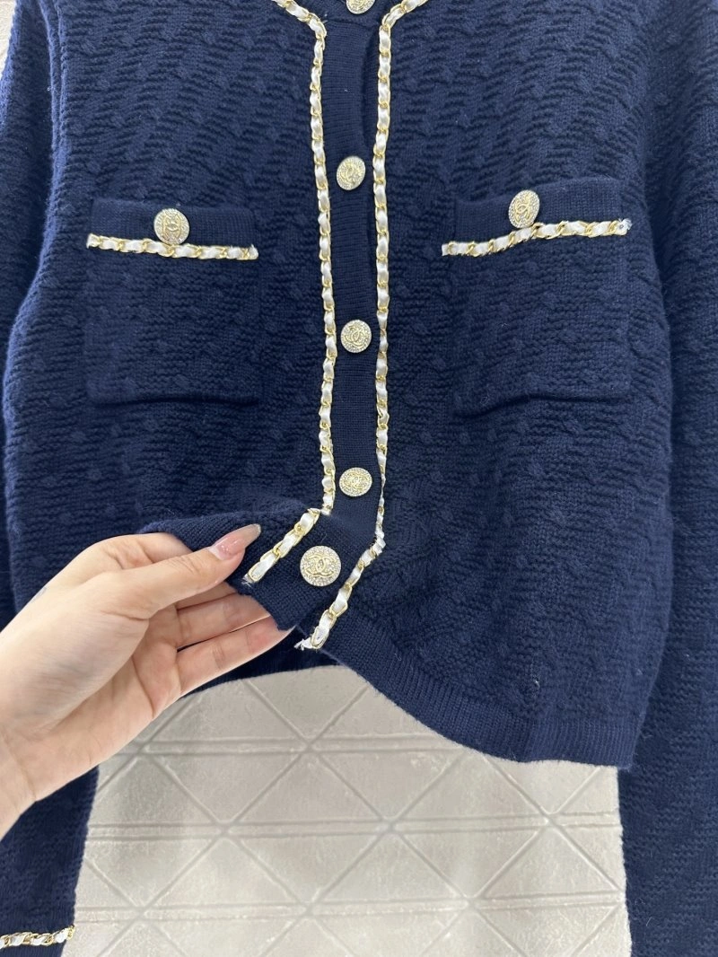 Versatile Chanel Outwear 108821