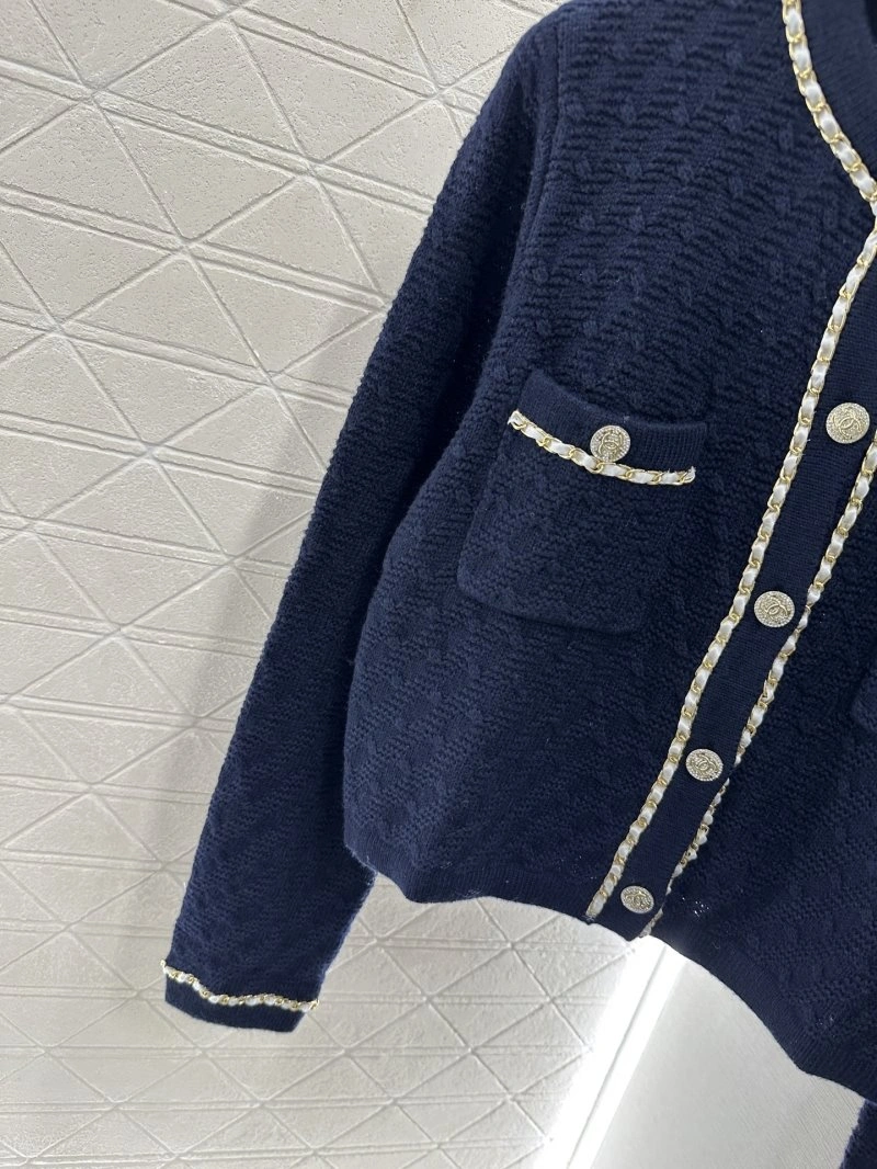 Versatile Chanel Outwear 108821