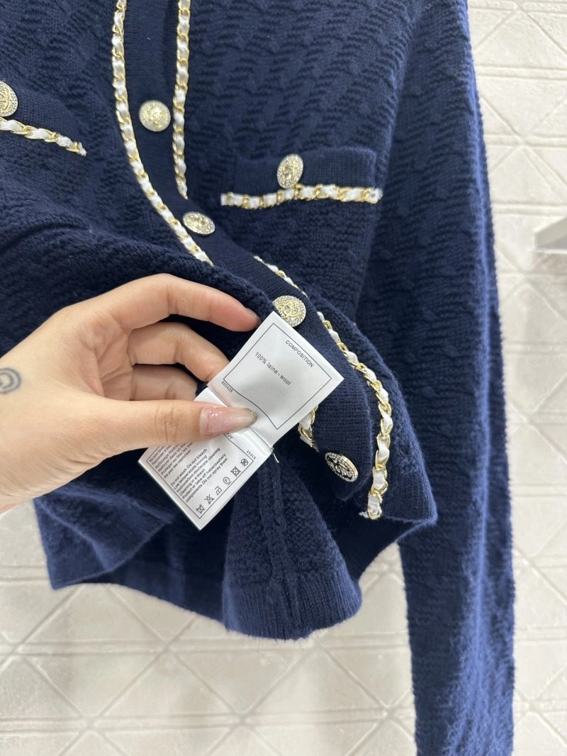 Versatile Chanel Outwear 108821