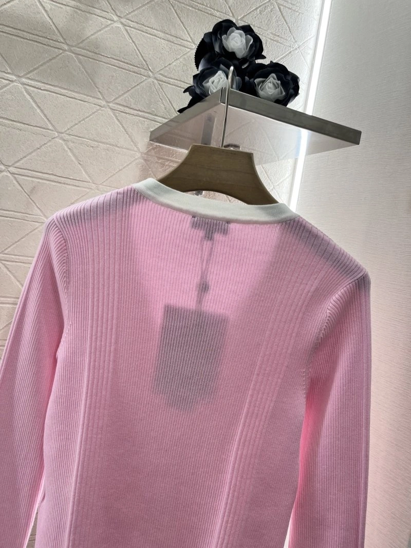 TechFriendly Chanel Outwear 108804