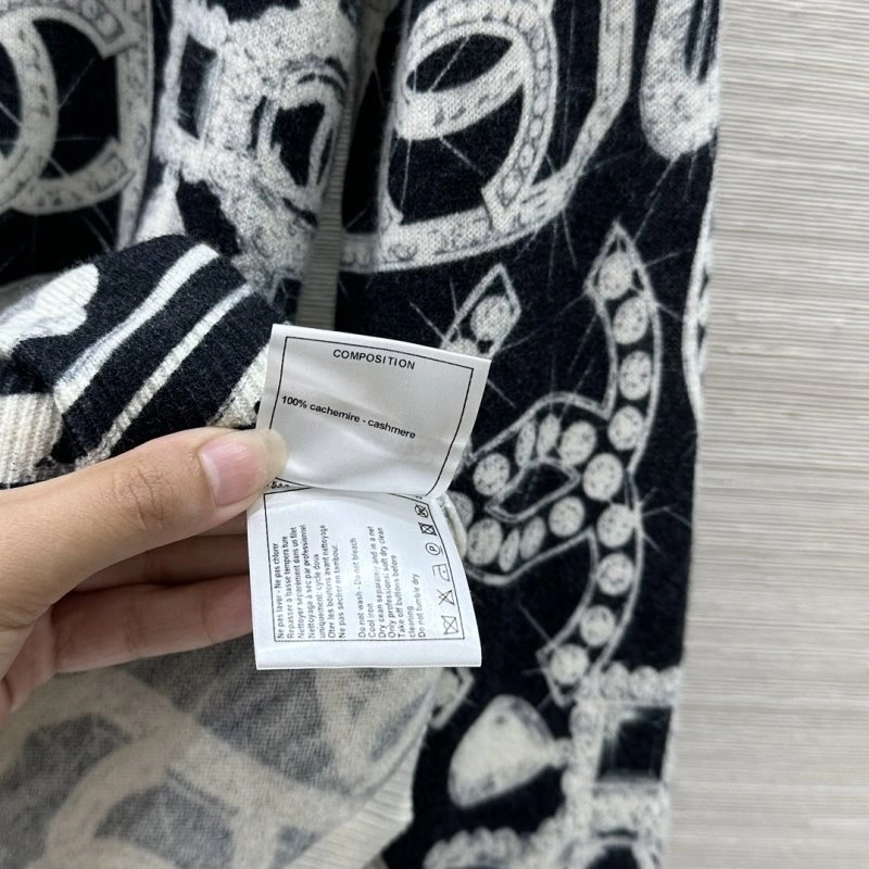 Chanel Outwear Minimalist 108800
