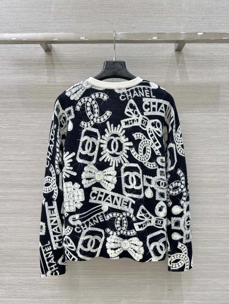 Chanel Outwear Minimalist 108800