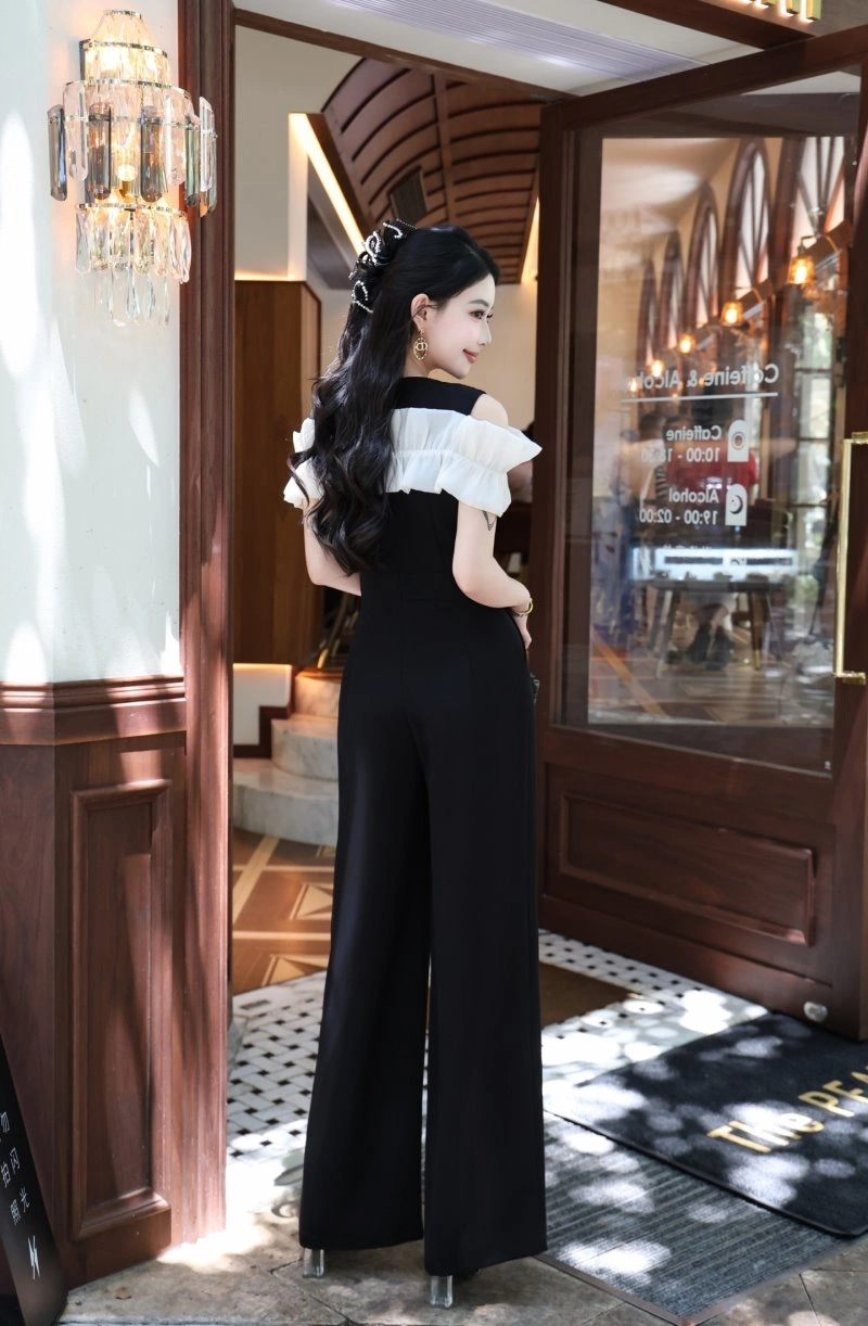 Attractive Chanel Outwear 110496