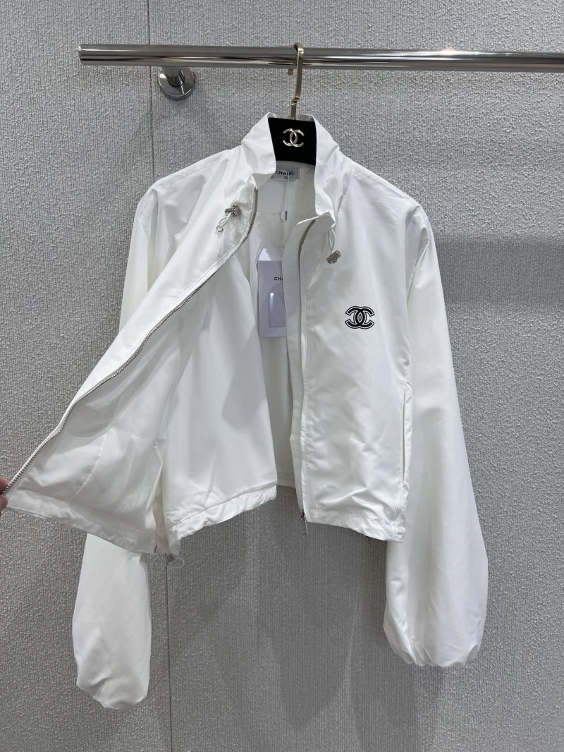 Chanel Outwear Youthful 110493