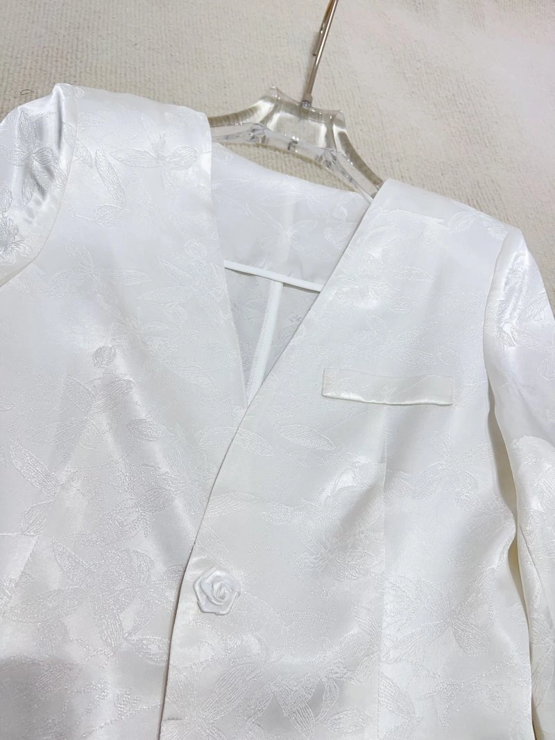 Neat Chanel Outwear 110525