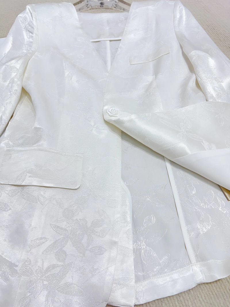 Neat Chanel Outwear 110525