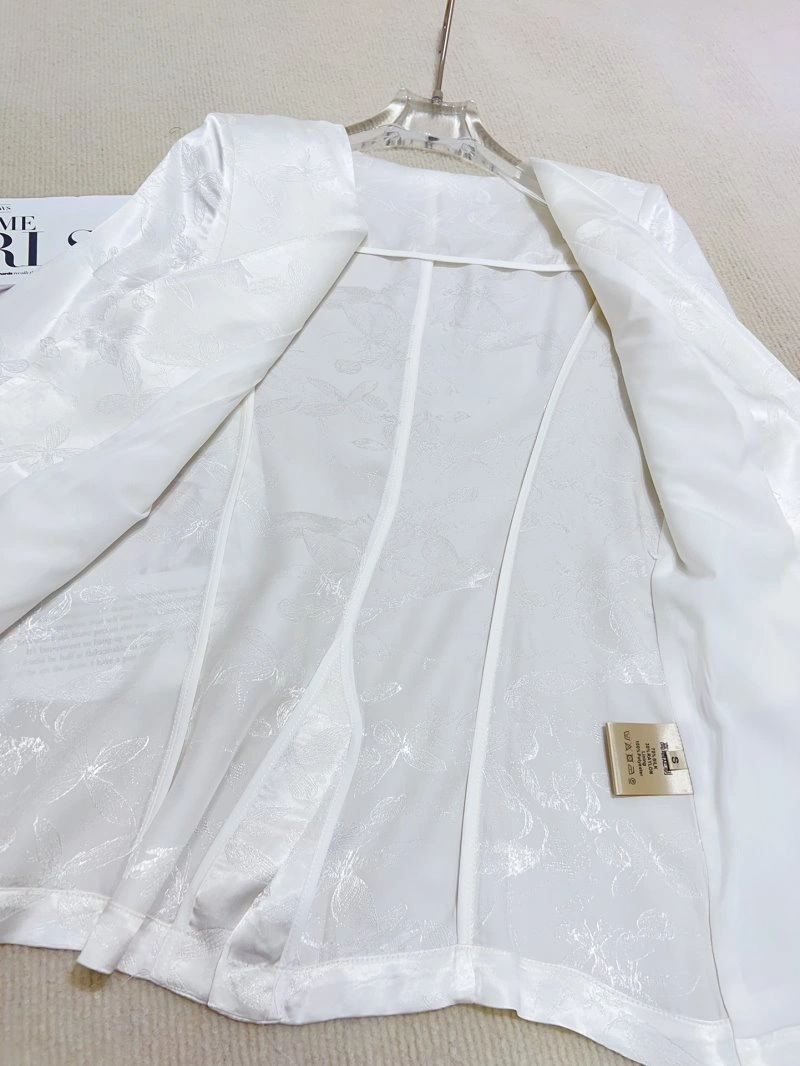 Neat Chanel Outwear 110525